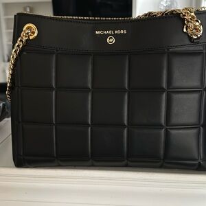 Michael kors black handbag w gold chain